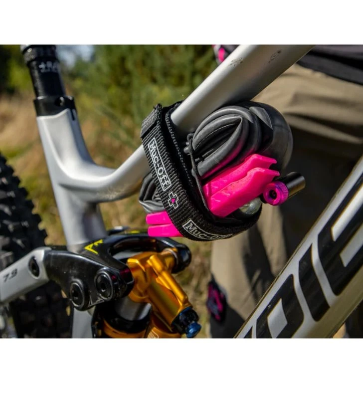 MUC-OFF Correa Portaobjetos Para Cuadro + Bolsa Impermeable Negro - Imagen 4